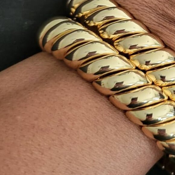 Neiman Marcus Ribbed Evening 14K Gold Plated Bracelet - Picture 7 of 7